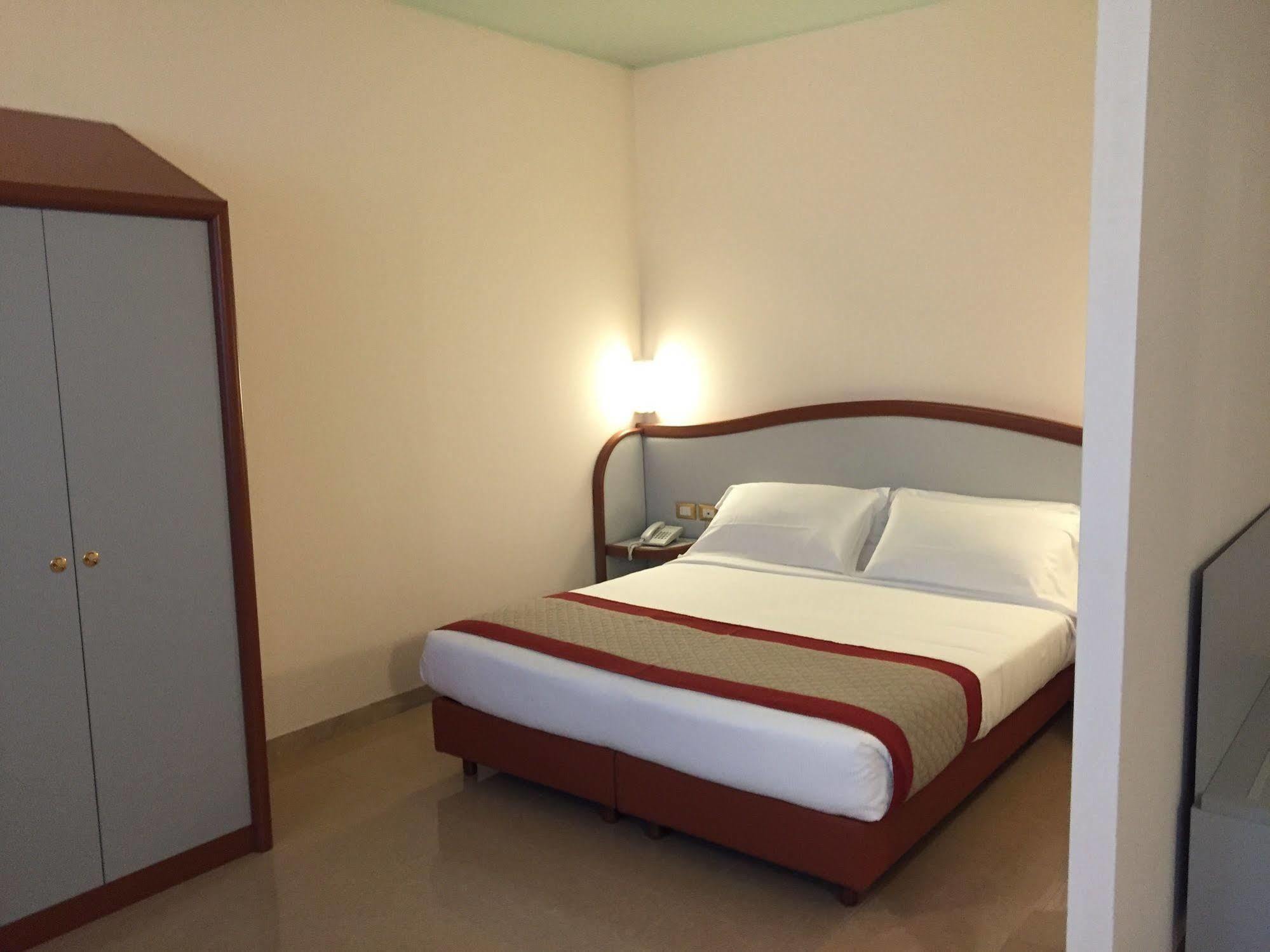 Hotel Verdi Vicenza Esterno foto